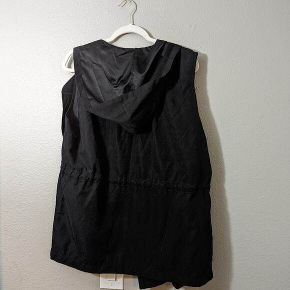 Active USA Hooded Vest - Picture 2 of 3